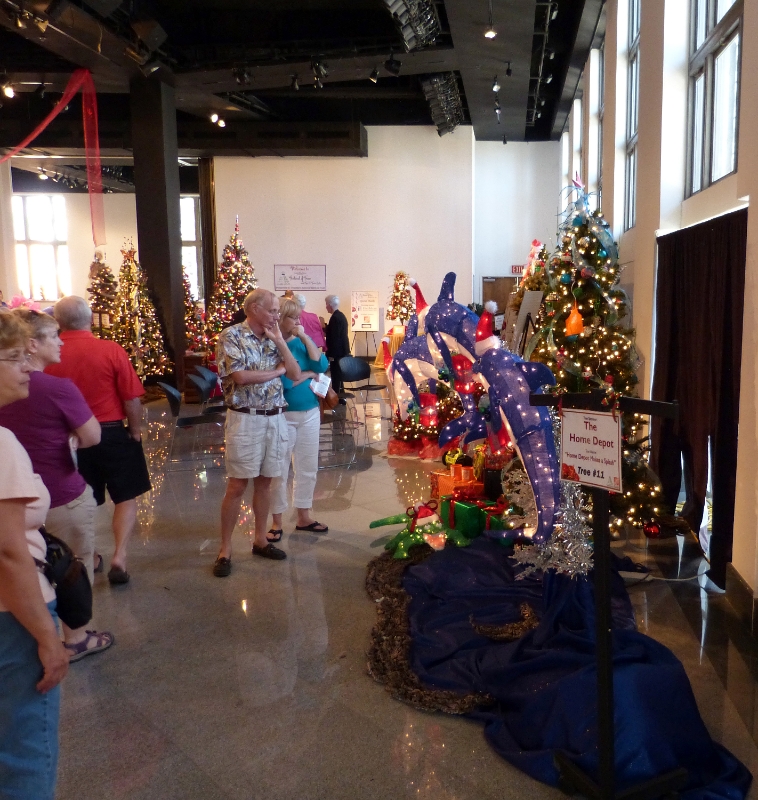 Ft Myers Christmas Tree Exhibit
